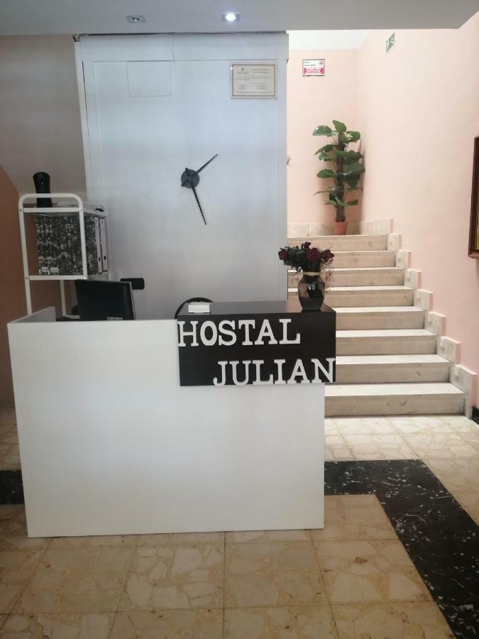 Hostal Julian Brunete Exterior foto